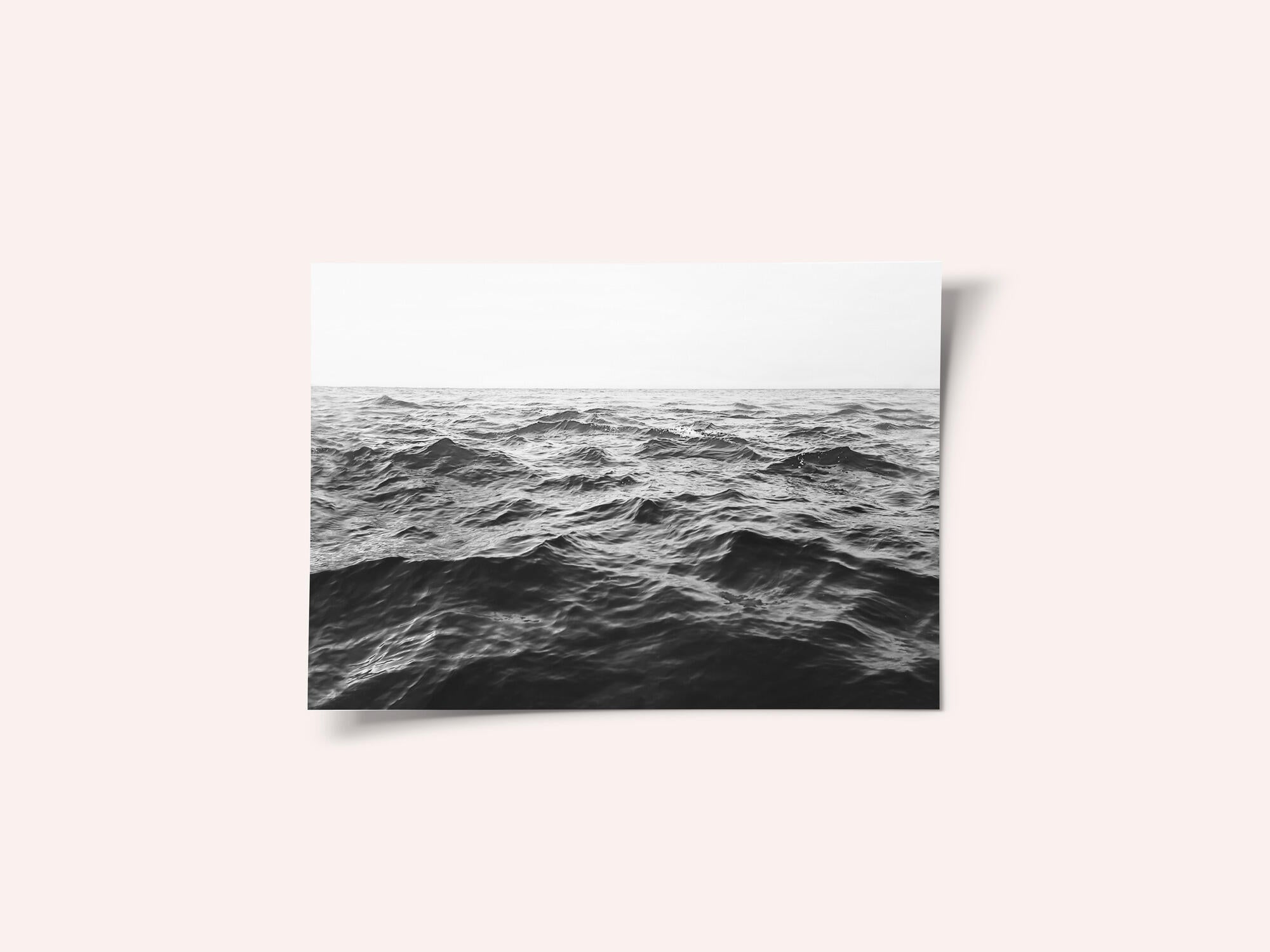 Wavy Horizon BW