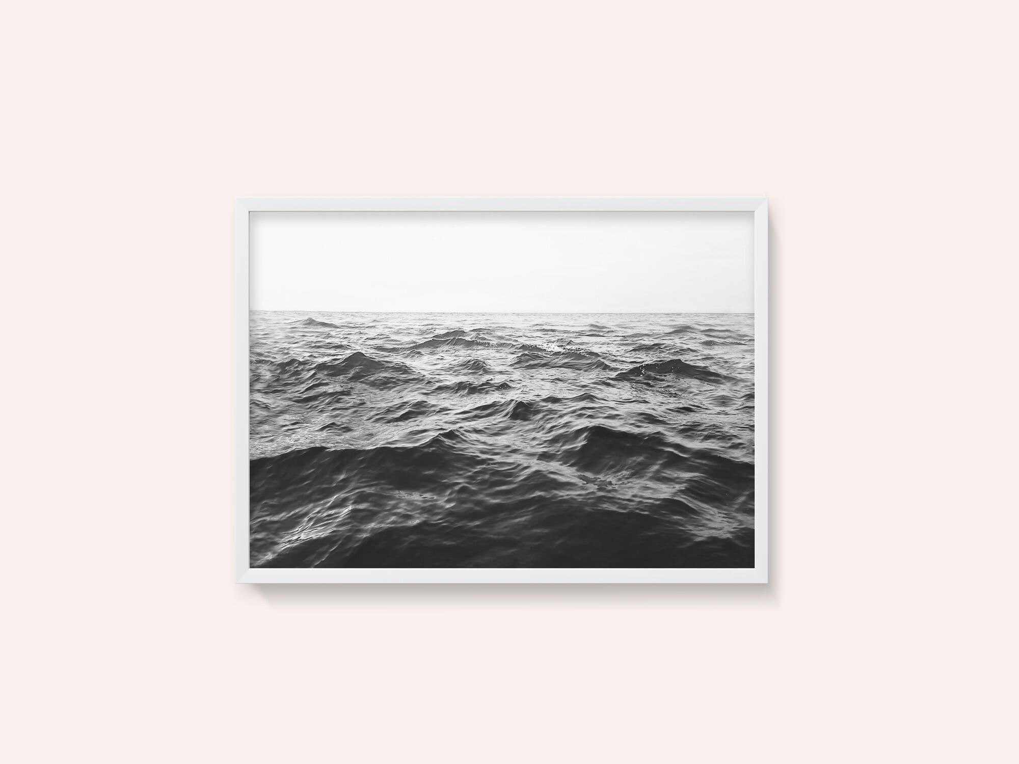 Wavy Horizon BW