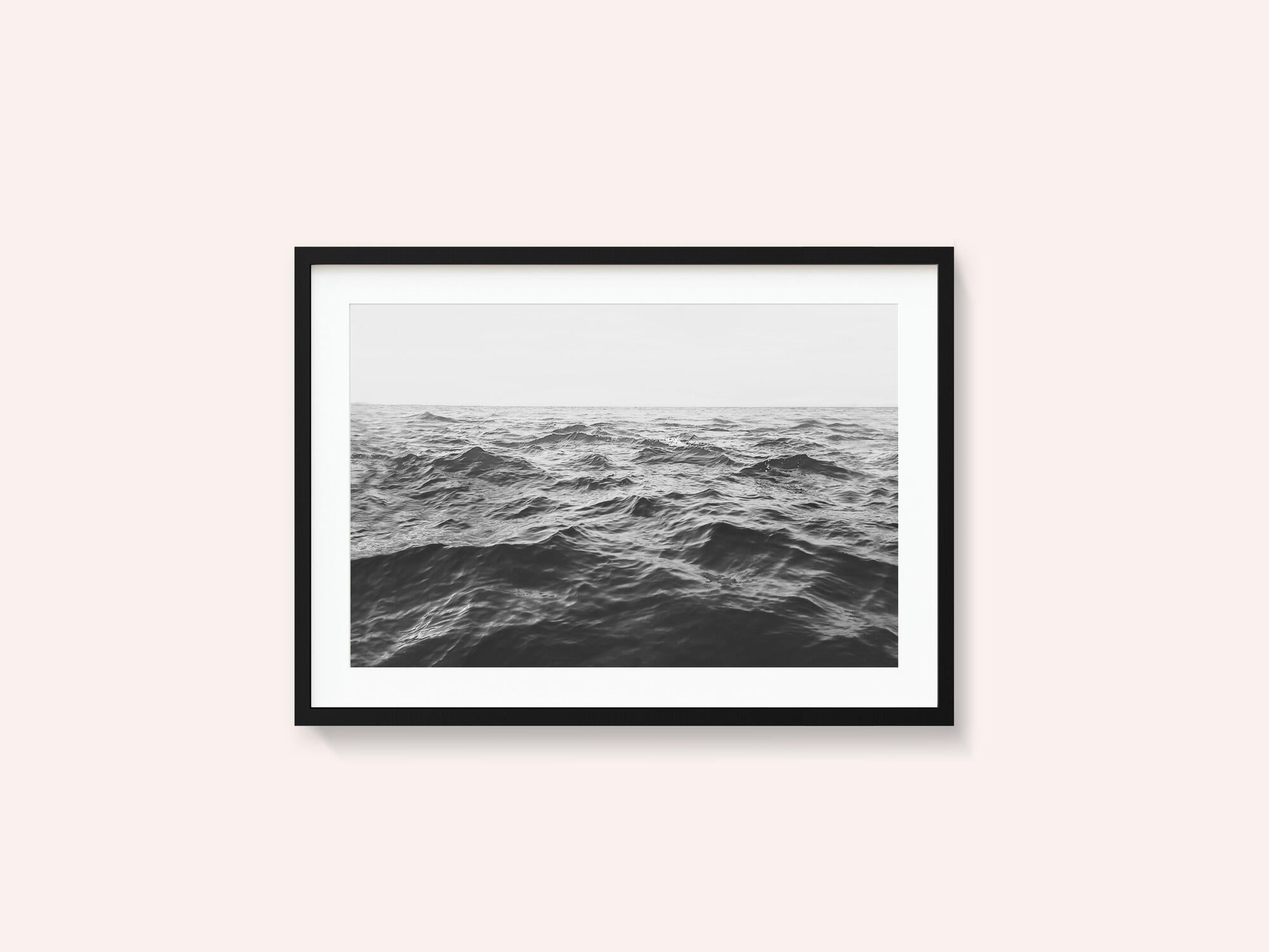 Wavy Horizon BW