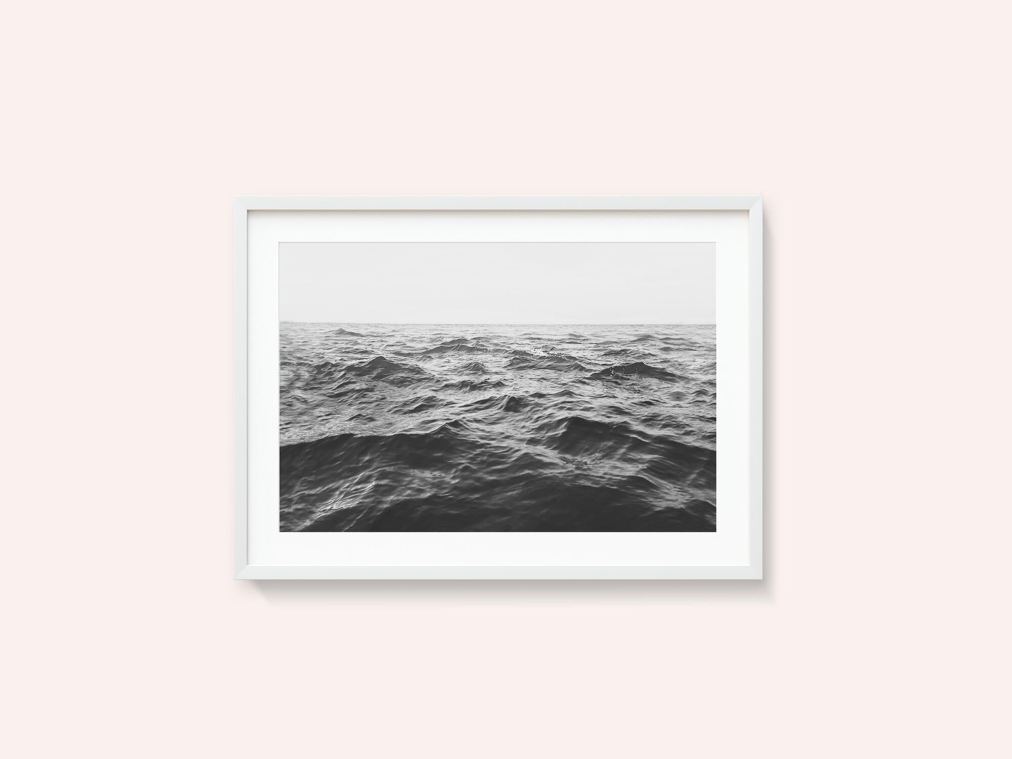 Wavy Horizon BW